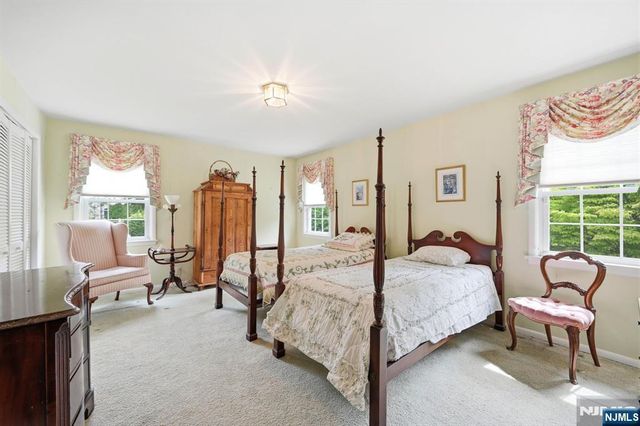16 Pinecrest Drive, Woodcliff Lake, NJ 07677