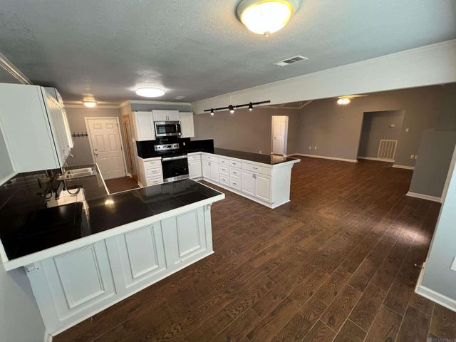 7516 Vice President Dr, Baton Rouge, LA 70817