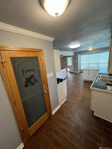 7516 Vice President Dr, Baton Rouge, LA 70817