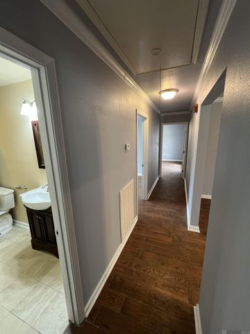 7516 Vice President Dr, Baton Rouge, LA 70817
