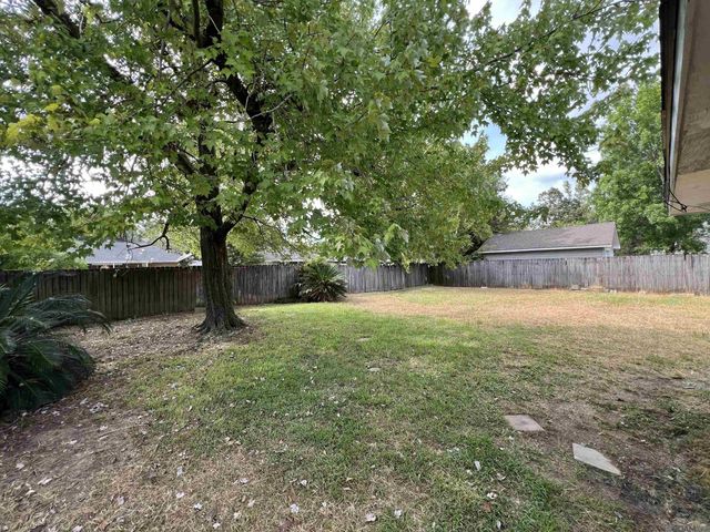 7516 Vice President Dr, Baton Rouge, LA 70817