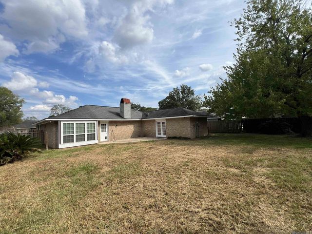 7516 Vice President Dr, Baton Rouge, LA 70817