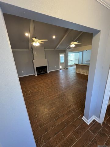 7516 Vice President Dr, Baton Rouge, LA 70817