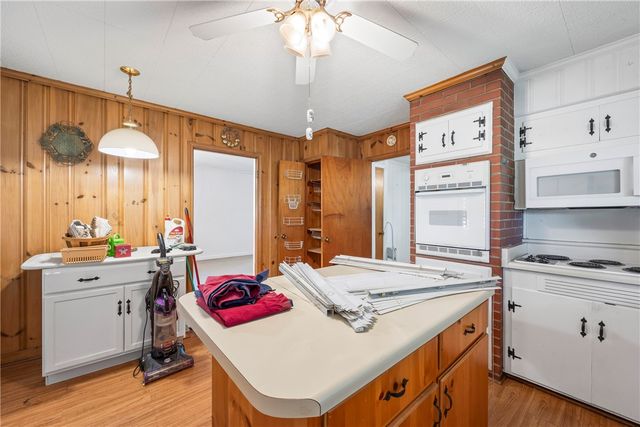 514 & 518 E Fairplay Boulevard, Fair Play, SC 29643