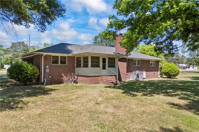 514 & 518 E Fairplay Boulevard, Fair Play, SC 29643