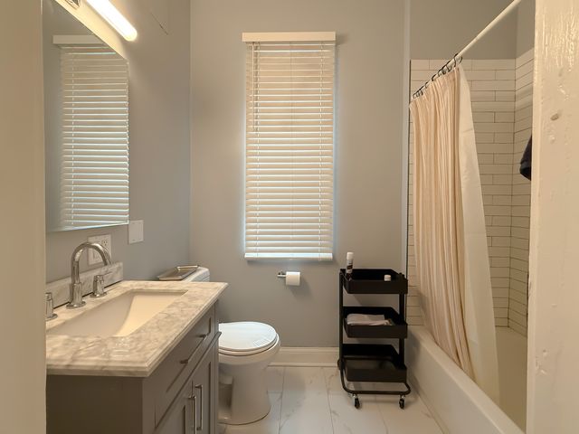 1539 N Wells Street 3, Chicago, IL 60610