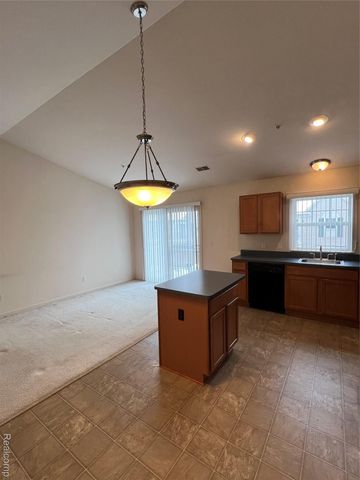 316 N WIXOM Road 33, Wixom, MI 48393