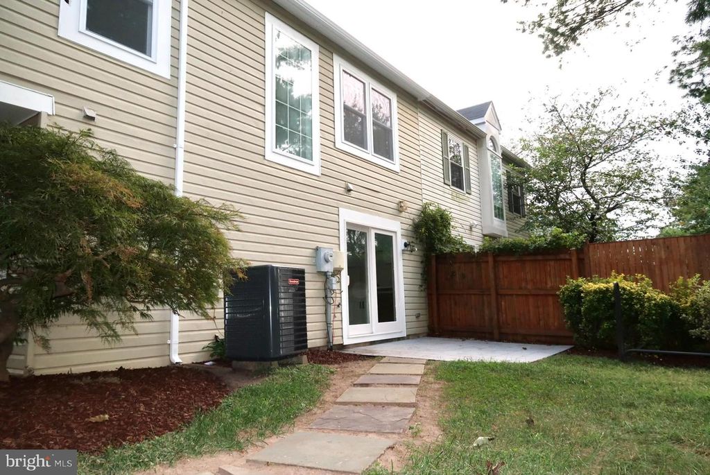14004-D GRUMBLE JONES CT, Centreville, VA 20121