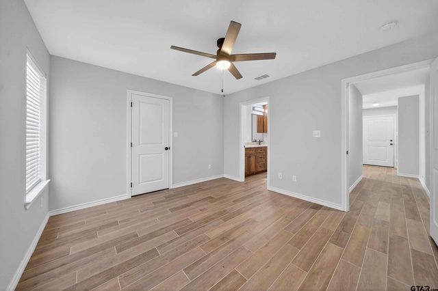 926 S Academy Ave, Tyler, TX 75701