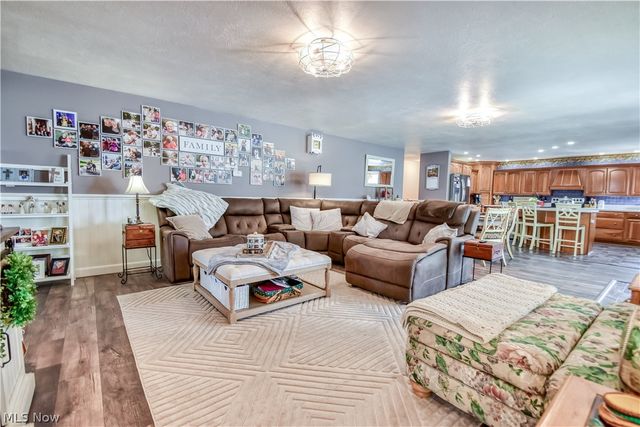 439 E 305th Street, Willowick, OH 44095