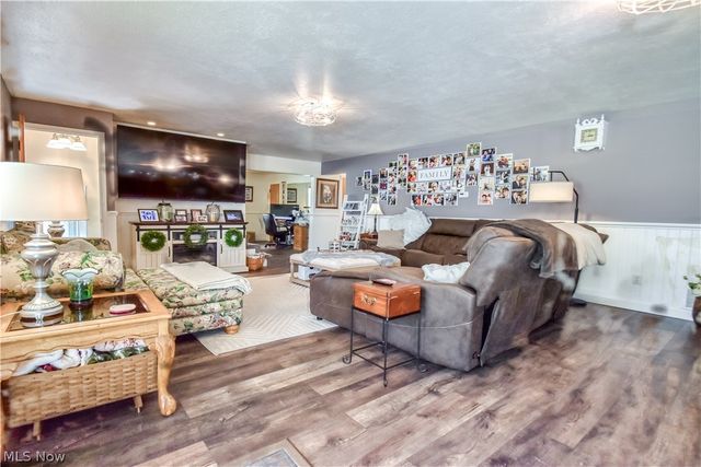 439 E 305th Street, Willowick, OH 44095