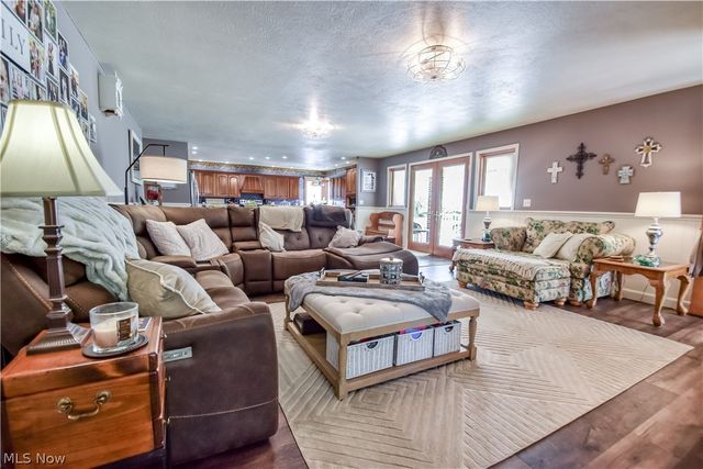 439 E 305th Street, Willowick, OH 44095