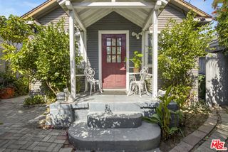 6431 Dix Street, Los Angeles, CA 90068