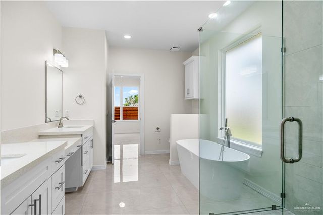 1904 Diplomat Drive, Edinburg, TX 78542