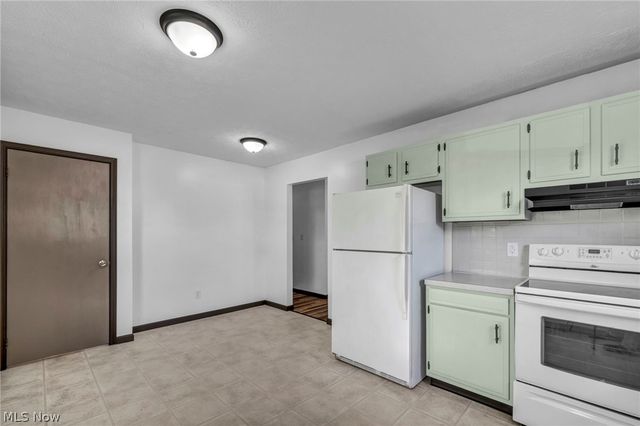 1144 Noble Street, Barberton, OH 44203