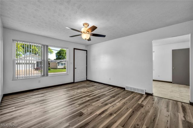 1144 Noble Street, Barberton, OH 44203
