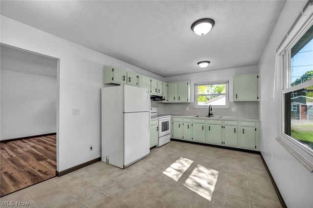 1144 Noble Street, Barberton, OH 44203