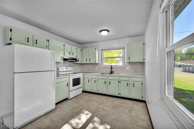 1144 Noble Street, Barberton, OH 44203