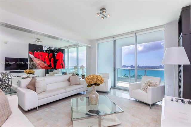 900 Biscayne Blvd 2002, Miami, FL 33132