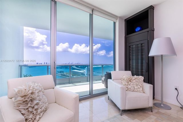 900 Biscayne Blvd 2002, Miami, FL 33132