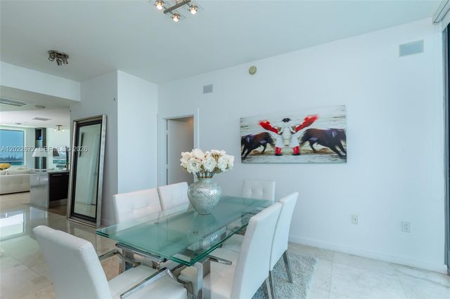 900 Biscayne Blvd 2002, Miami, FL 33132
