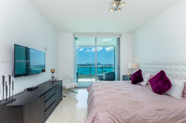 900 Biscayne Blvd 2002, Miami, FL 33132