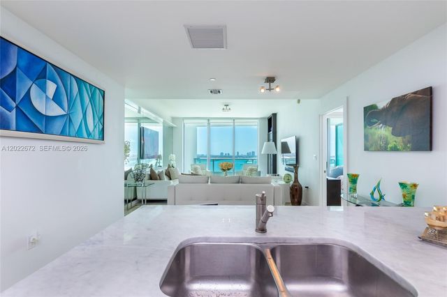 900 Biscayne Blvd 2002, Miami, FL 33132