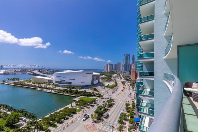 900 Biscayne Blvd 2002, Miami, FL 33132