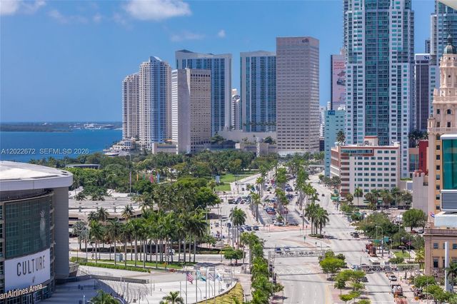 900 Biscayne Blvd 2002, Miami, FL 33132