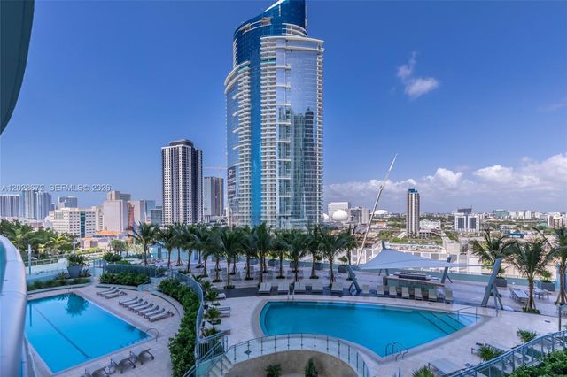 900 Biscayne Blvd 2002, Miami, FL 33132