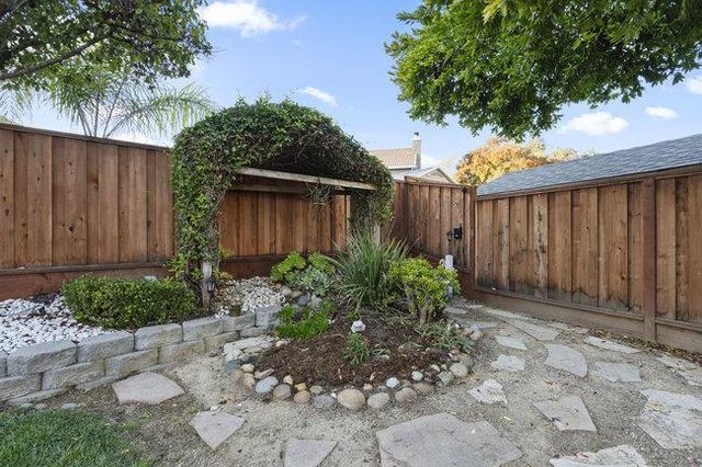 2260 Pinnacle Court, Hollister, CA 95023