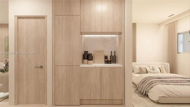 260 Collins Ave 204, Miami Beach, FL 33139