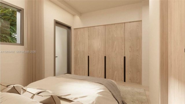 260 Collins Ave 204, Miami Beach, FL 33139