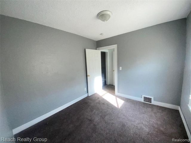 20201 Ilene Street, Detroit, MI 48221