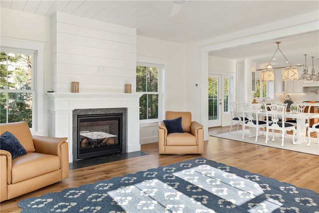 1 Knowlton Court, Bristol, RI 02809