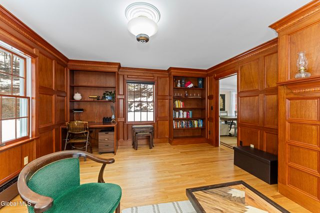 36 Oriel Lane, Rensselaer, NY 12144