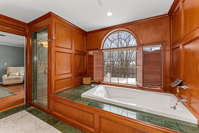 36 Oriel Lane, Rensselaer, NY 12144