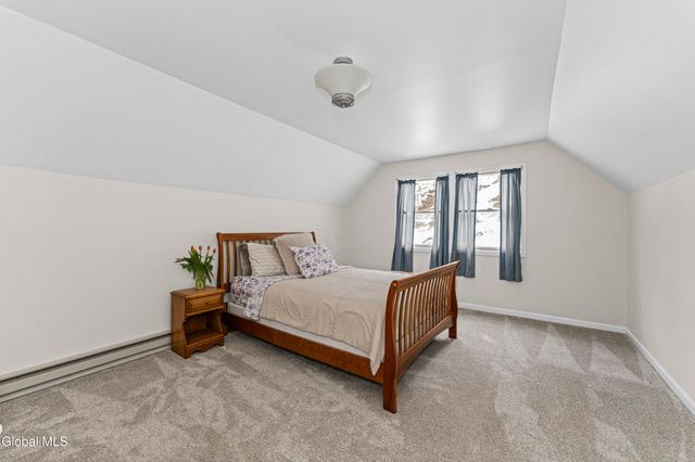 36 Oriel Lane, Rensselaer, NY 12144