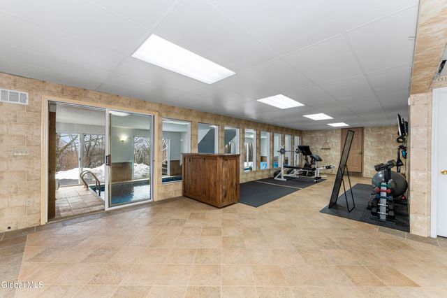 36 Oriel Lane, Rensselaer, NY 12144