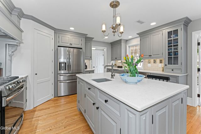 36 Oriel Lane, Rensselaer, NY 12144