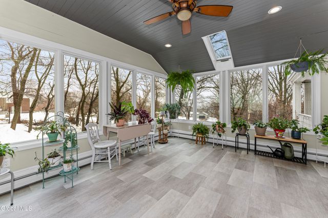 36 Oriel Lane, Rensselaer, NY 12144