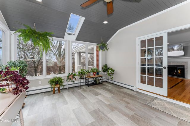 36 Oriel Lane, Rensselaer, NY 12144