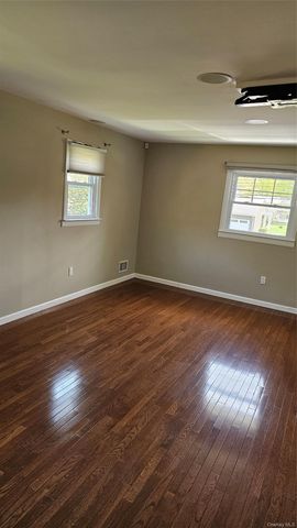 72 Schriever Lane, New City, NY 10956