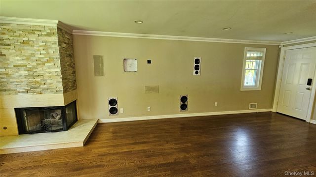 72 Schriever Lane, New City, NY 10956
