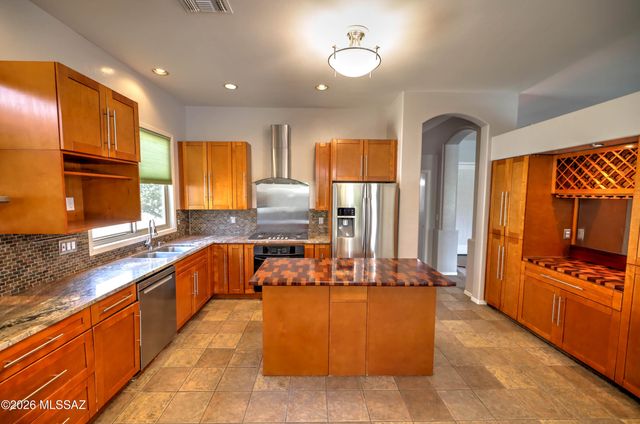 7683 W Talavera Way, Tucson, AZ 85743