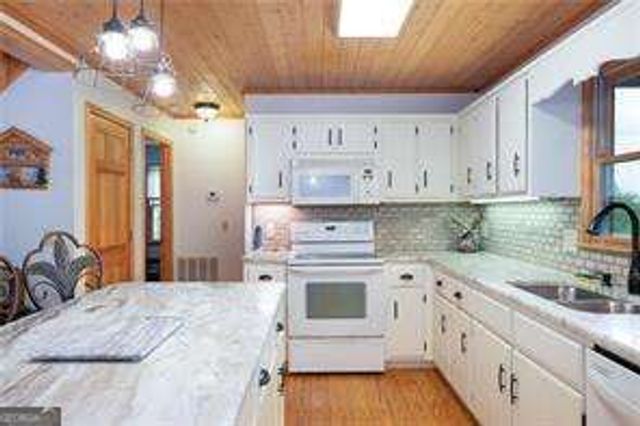 250 Summit Drive, Blairsville, GA 30512