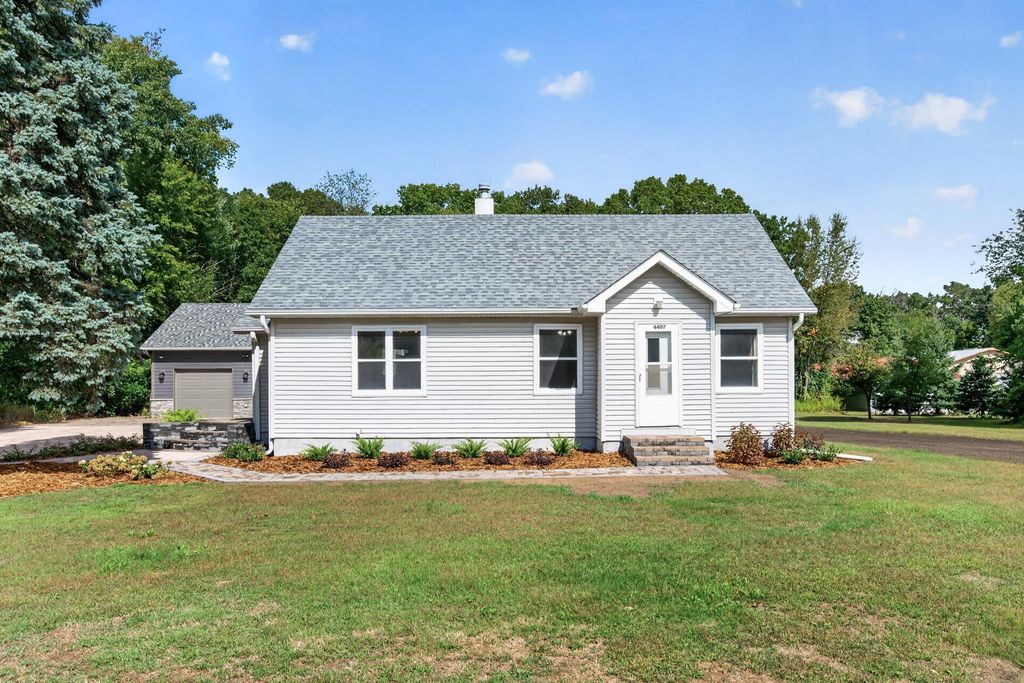 4407 Crosstown Boulevard NE, Ham Lake, MN 55304 — exterior