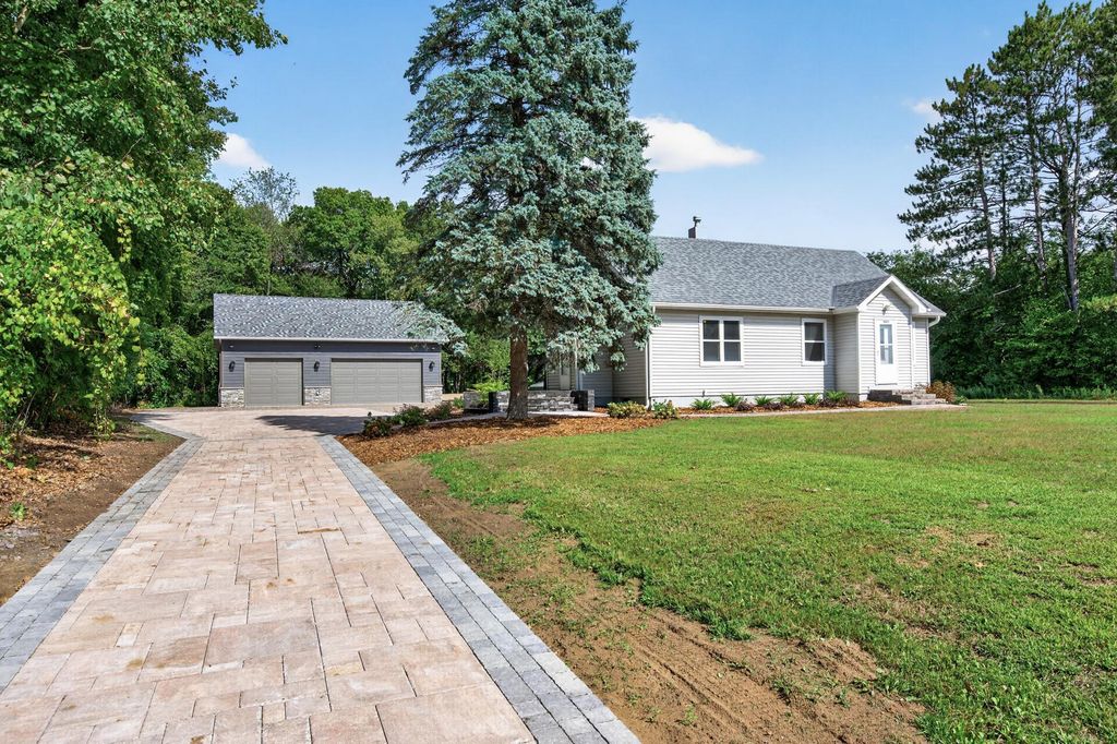 4407 Crosstown Boulevard NE, Ham Lake, MN 55304 — photo 2