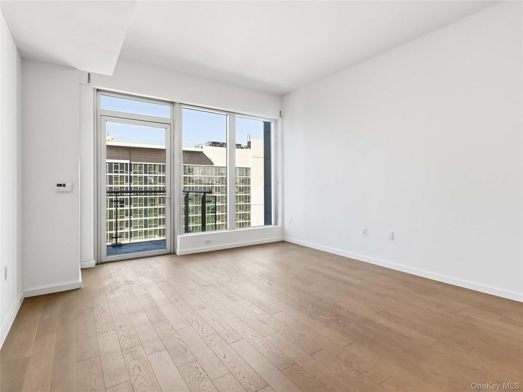 13327 39th Avenue PHA, Flushing, NY 11354 — photo 5