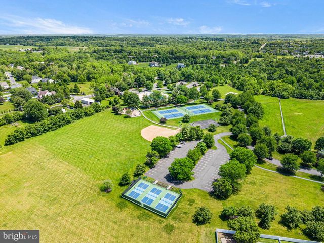 31 TAMARACK CT, Newtown, PA 18940